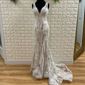 Allure Bridals Style #9618 Wedding Dress